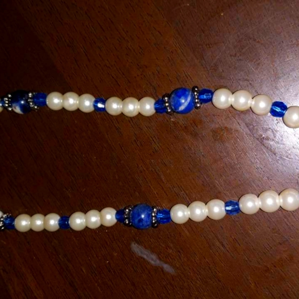 Blue pearl necklace